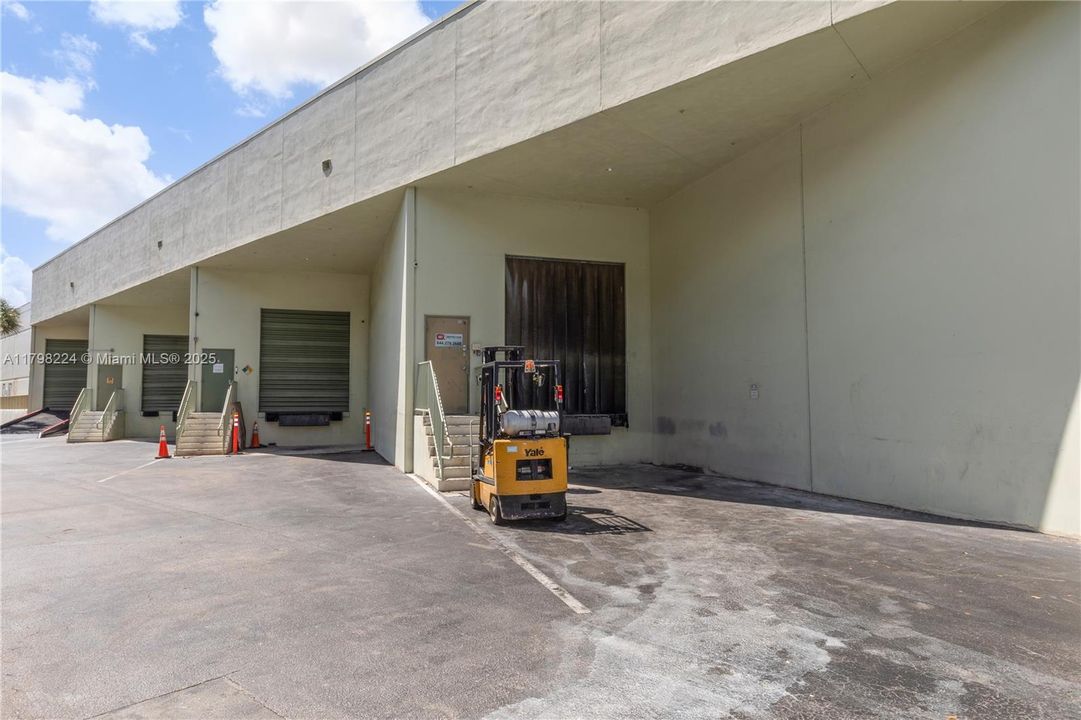 For Sale: $3,200,000 (0 beds, 0 baths, 0 Square Feet)