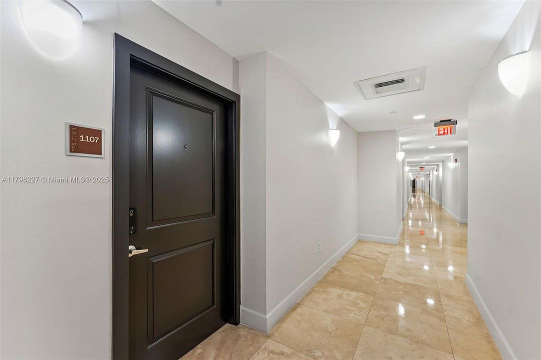 Unit Exterior & Hallway