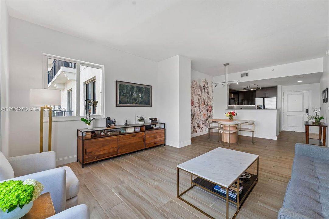 For Sale: $694,990 (2 beds, 2 baths, 1139 Square Feet)