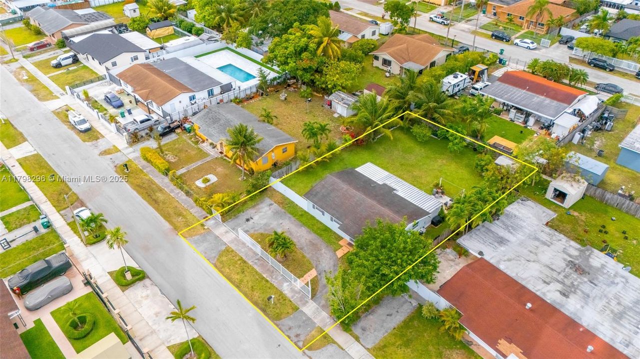 Vendido Recientemente: $429,000 (2 camas, 2 baños, 1080 Pies cuadrados)