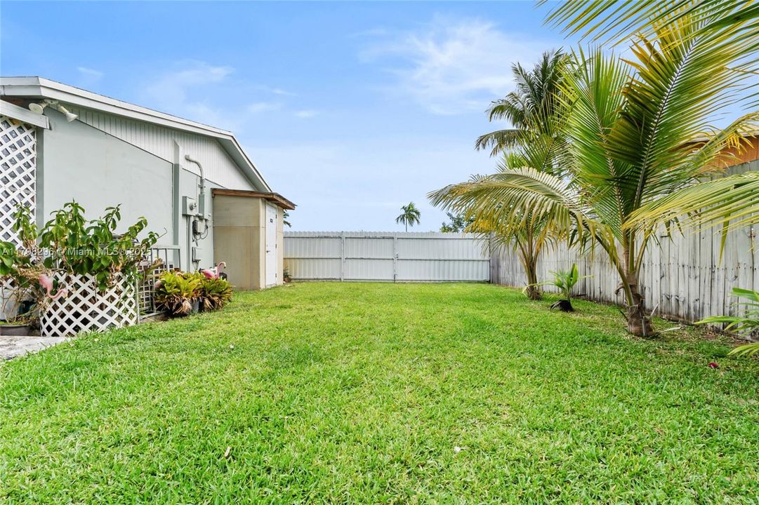 Vendido Recientemente: $429,000 (2 camas, 2 baños, 1080 Pies cuadrados)