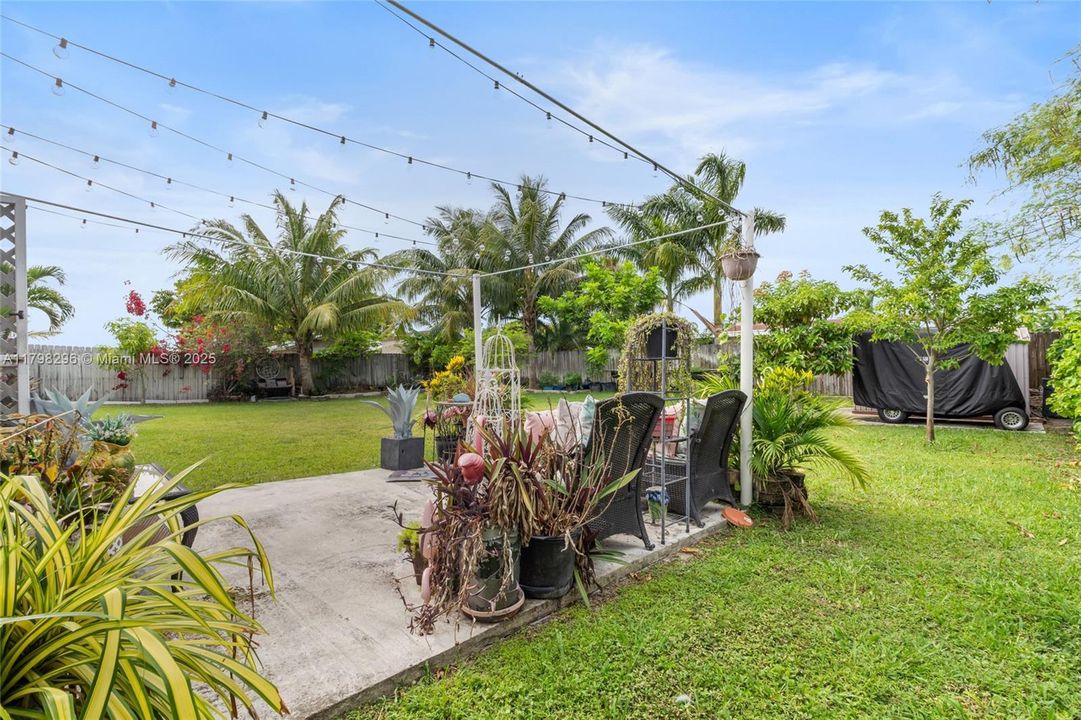 Vendido Recientemente: $429,000 (2 camas, 2 baños, 1080 Pies cuadrados)