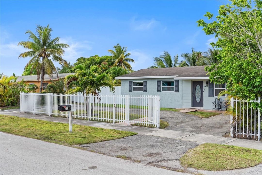 Vendido Recientemente: $429,000 (2 camas, 2 baños, 1080 Pies cuadrados)