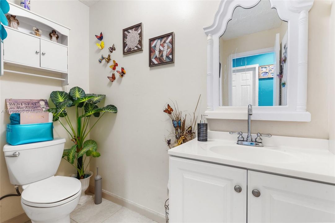 Vendido Recientemente: $429,000 (2 camas, 2 baños, 1080 Pies cuadrados)