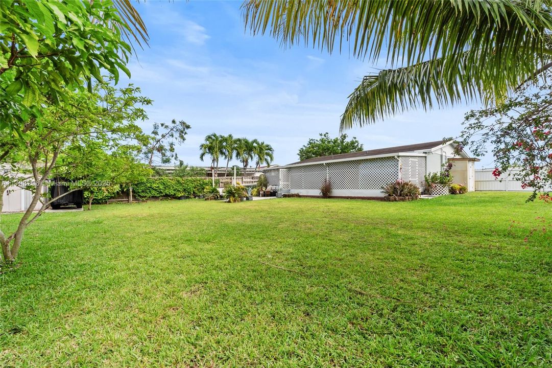 Vendido Recientemente: $429,000 (2 camas, 2 baños, 1080 Pies cuadrados)