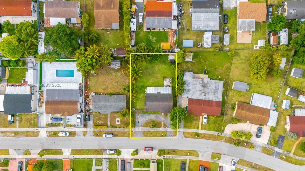 Vendido Recientemente: $429,000 (2 camas, 2 baños, 1080 Pies cuadrados)