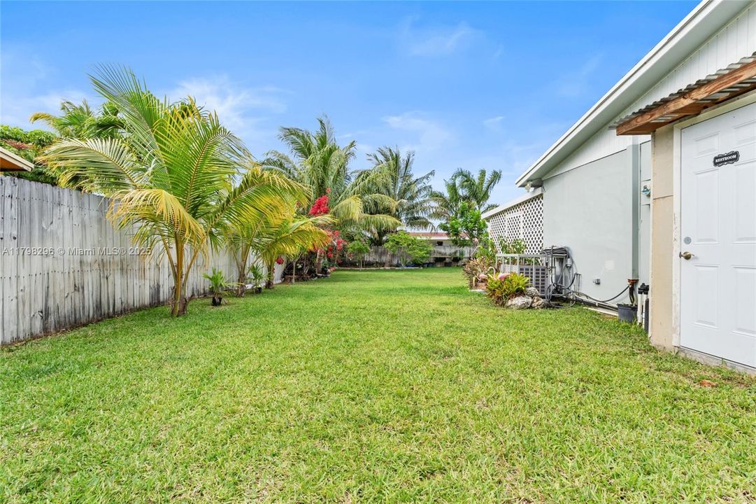 Vendido Recientemente: $429,000 (2 camas, 2 baños, 1080 Pies cuadrados)