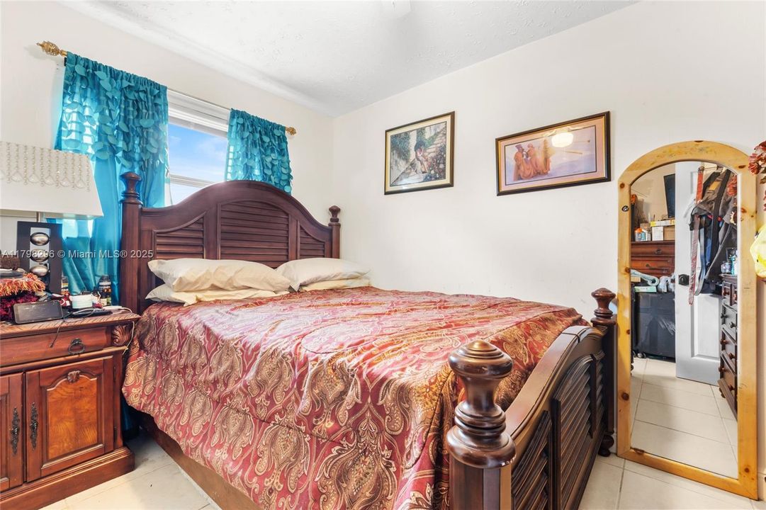 Vendido Recientemente: $429,000 (2 camas, 2 baños, 1080 Pies cuadrados)