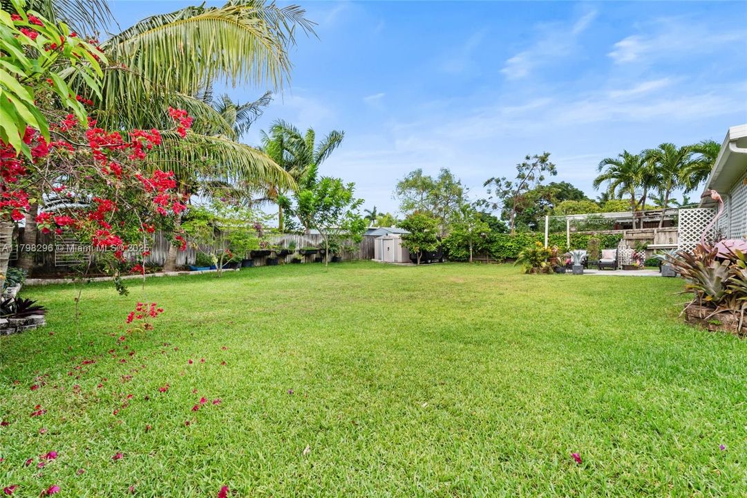 Vendido Recientemente: $429,000 (2 camas, 2 baños, 1080 Pies cuadrados)