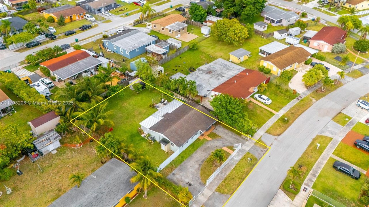 Vendido Recientemente: $429,000 (2 camas, 2 baños, 1080 Pies cuadrados)