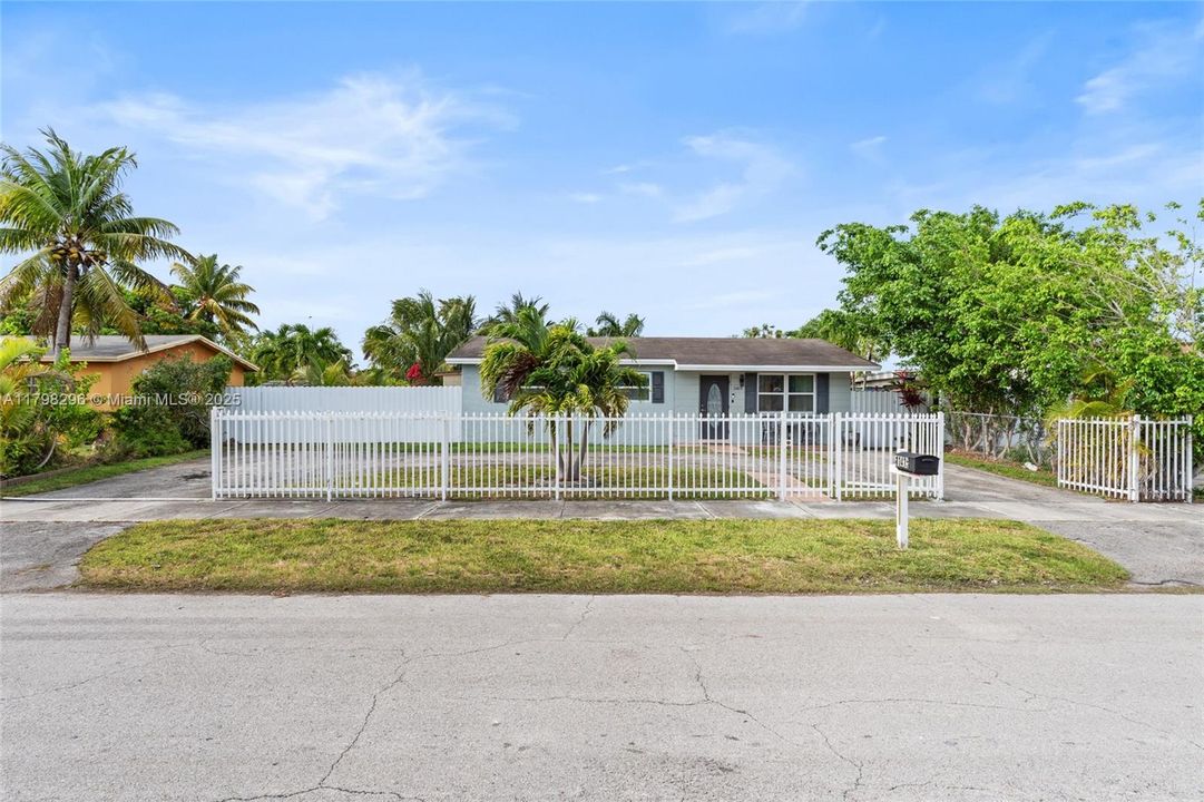 Vendido Recientemente: $429,000 (2 camas, 2 baños, 1080 Pies cuadrados)