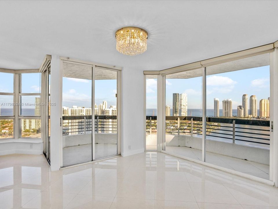 待售: $689,000 (2 贝兹, 2 浴室, 1447 平方英尺)