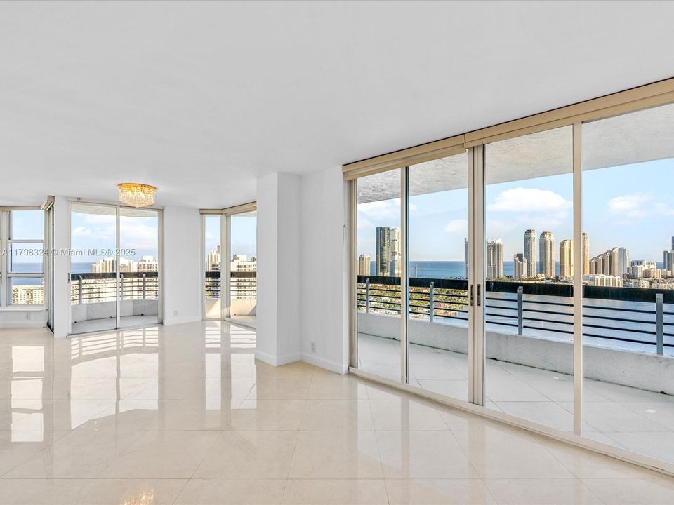 待售: $689,000 (2 贝兹, 2 浴室, 1447 平方英尺)