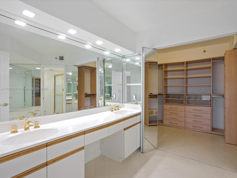 待售: $689,000 (2 贝兹, 2 浴室, 1447 平方英尺)