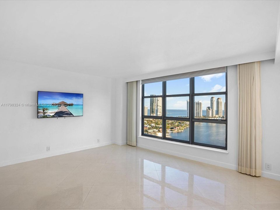 待售: $689,000 (2 贝兹, 2 浴室, 1447 平方英尺)