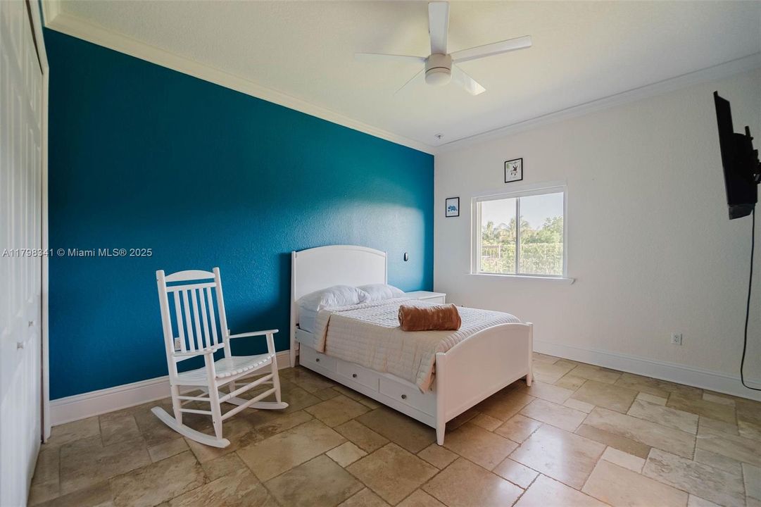 3rd  17' 7" x 11' 7'