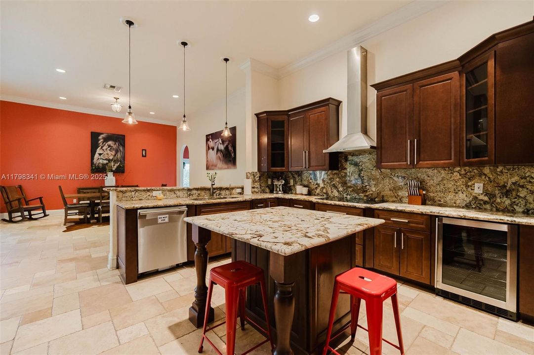 Recently Rented: $6,700 (5 beds, 3 baths, 3377 Square Feet)