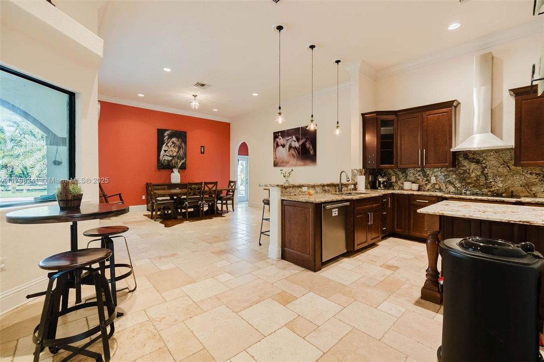 Recently Rented: $6,700 (5 beds, 3 baths, 3377 Square Feet)