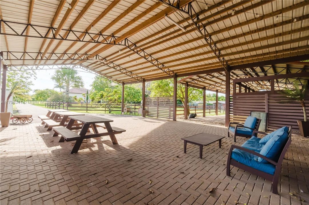 Recently Rented: $6,700 (5 beds, 3 baths, 3377 Square Feet)