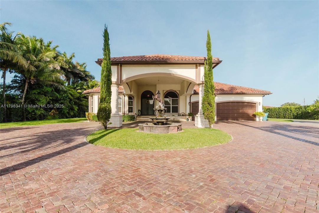 Recently Rented: $6,700 (5 beds, 3 baths, 3377 Square Feet)