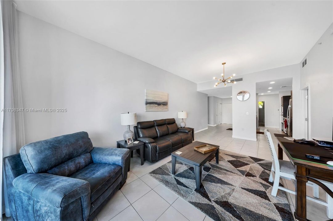Недавно арендовано: $4,500 (3 спален, 3 ванн, 1410 Квадратных фут)