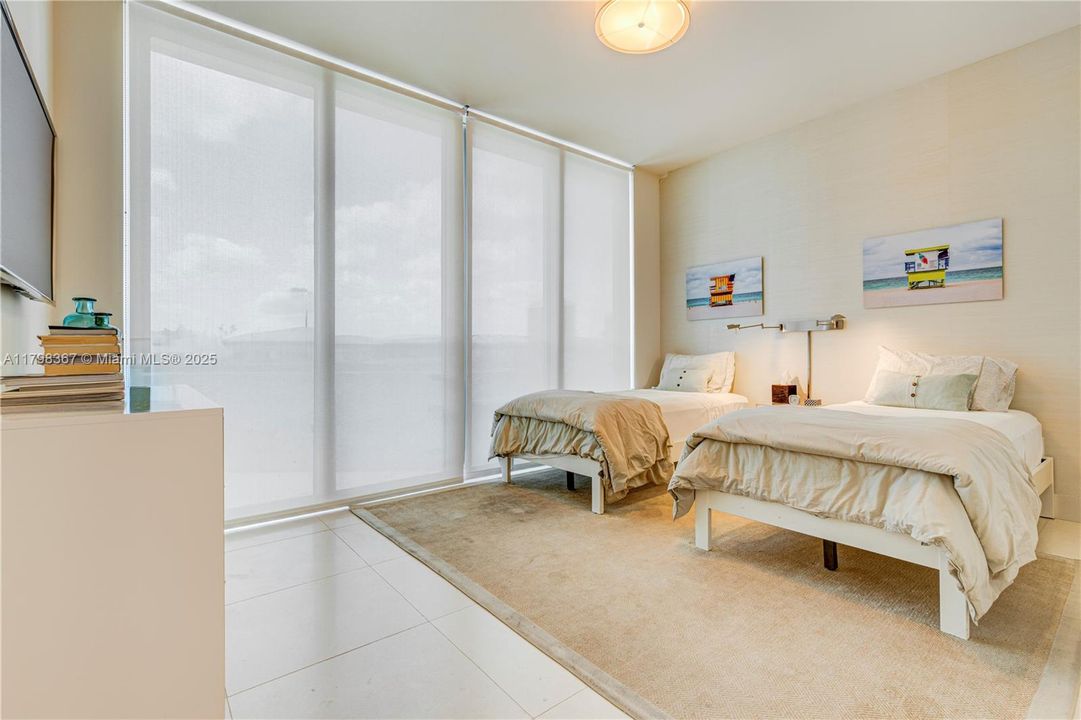 Recently Sold: $1,395,000 (2 beds, 2 baths, 1280 Square Feet)