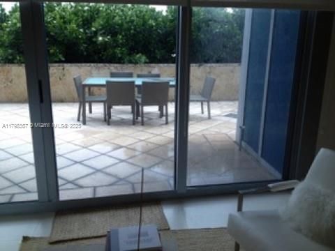 Recently Sold: $1,395,000 (2 beds, 2 baths, 1280 Square Feet)