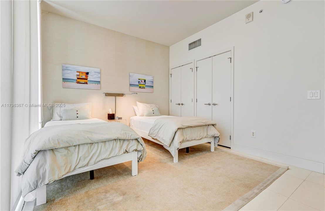 Recently Sold: $1,395,000 (2 beds, 2 baths, 1280 Square Feet)