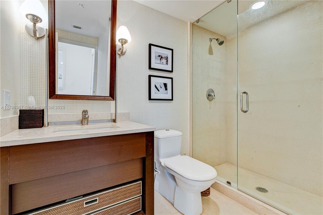 Recently Sold: $1,395,000 (2 beds, 2 baths, 1280 Square Feet)