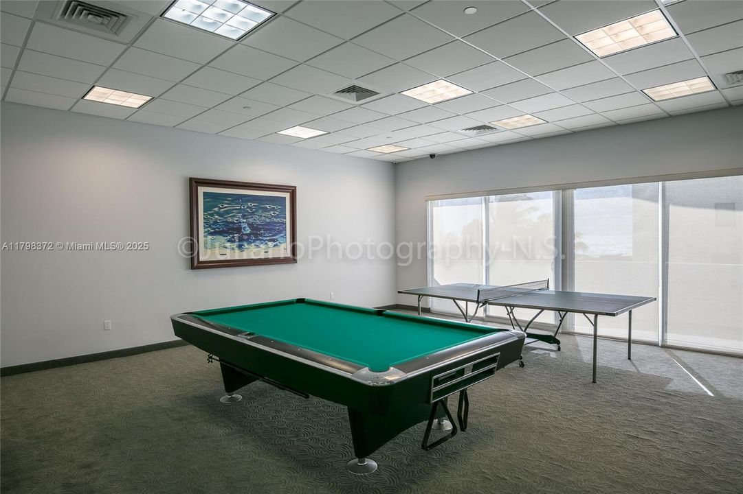 На продажу: $1,950,000 (2 спален, 2 ванн, 1392 Квадратных фут)