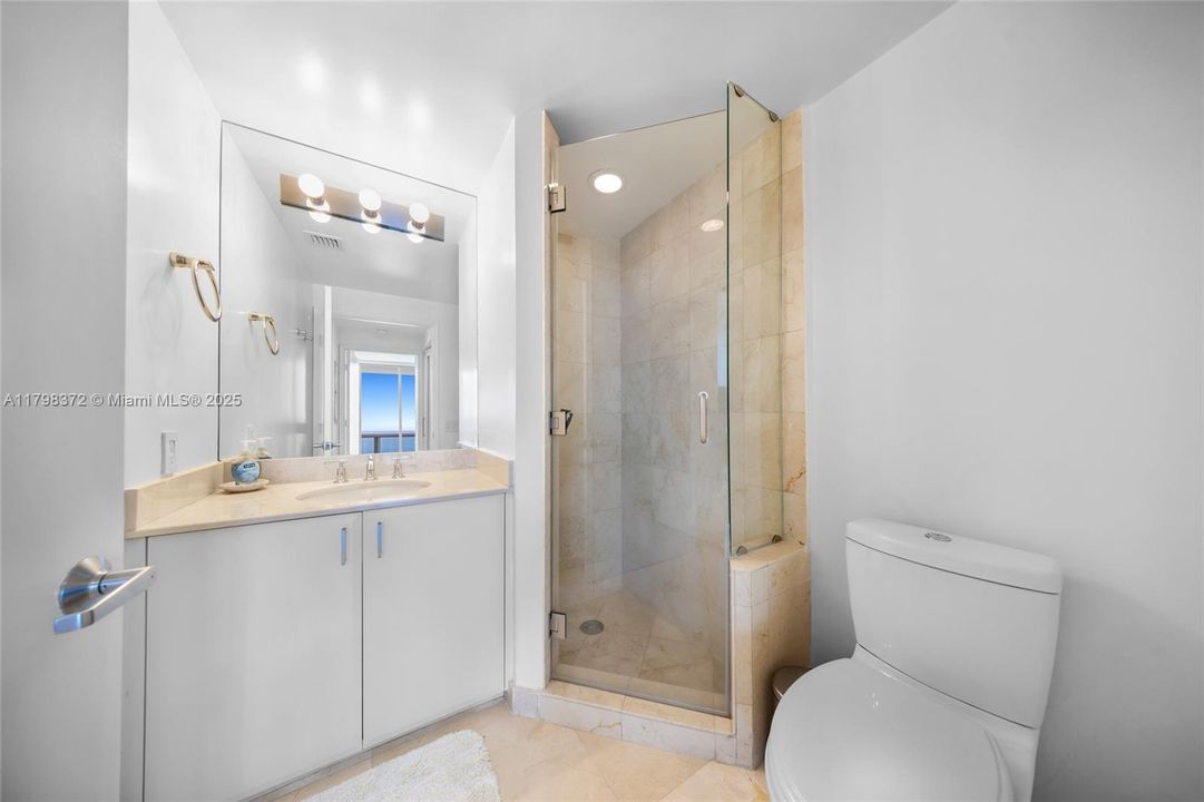 На продажу: $1,950,000 (2 спален, 2 ванн, 1392 Квадратных фут)