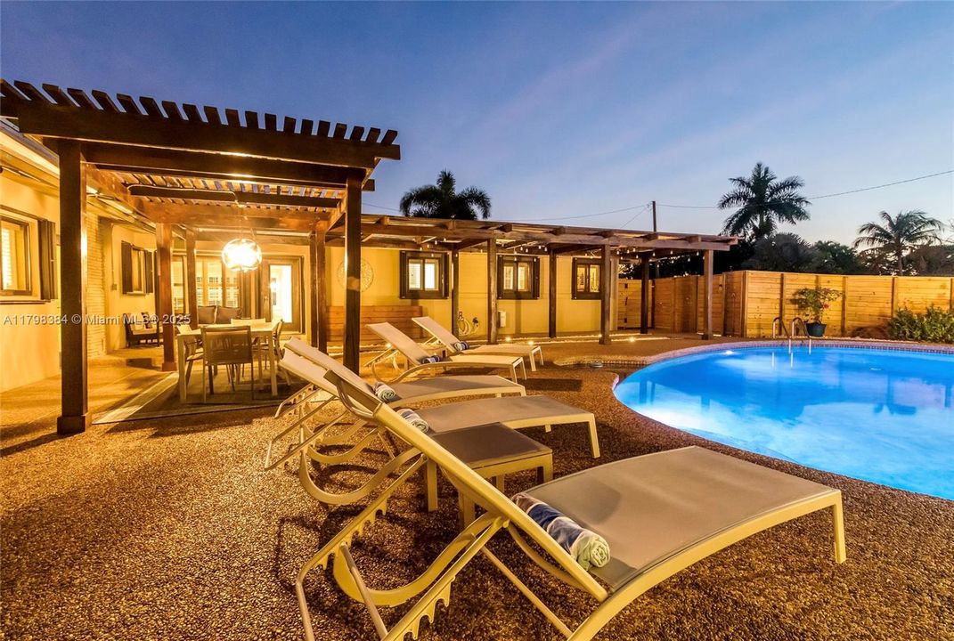 En Renta: $11,000 (4 camas, 3 baños, 2101 Pies cuadrados)