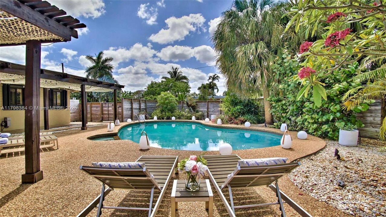 En Renta: $11,000 (4 camas, 3 baños, 2101 Pies cuadrados)