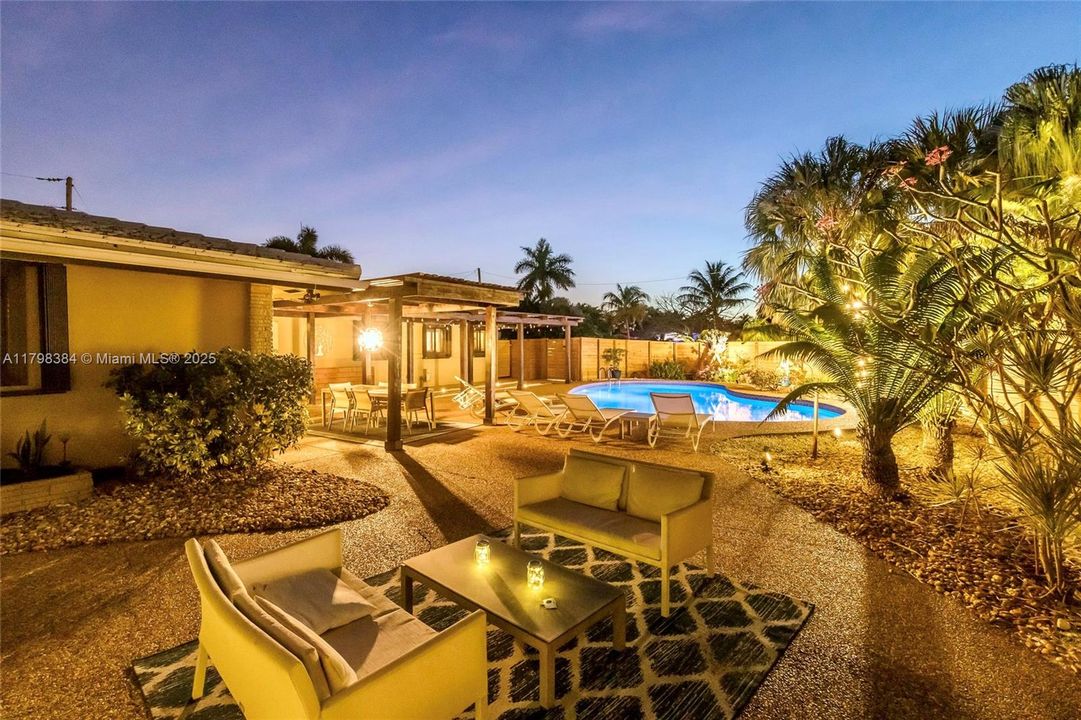 En Renta: $11,000 (4 camas, 3 baños, 2101 Pies cuadrados)