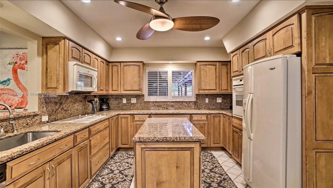 En Renta: $11,000 (4 camas, 3 baños, 2101 Pies cuadrados)