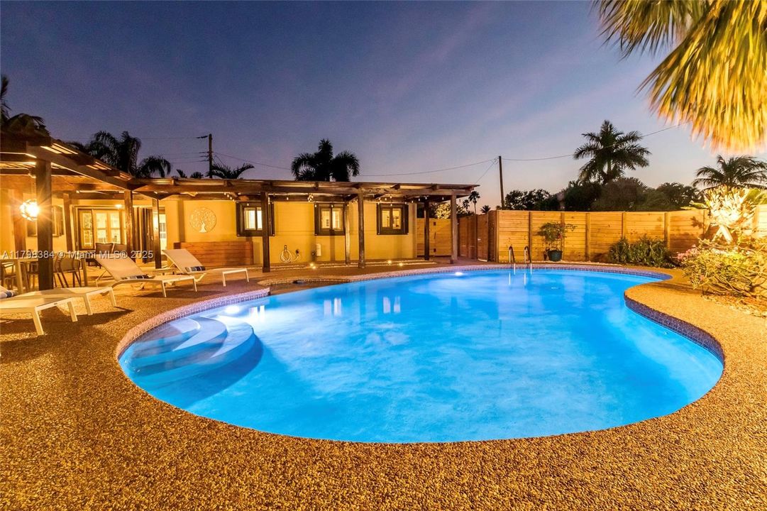 En Renta: $11,000 (4 camas, 3 baños, 2101 Pies cuadrados)