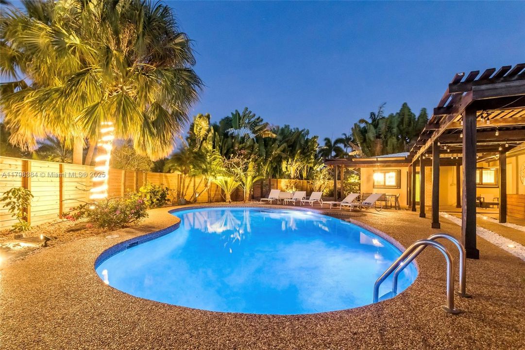 En Renta: $11,000 (4 camas, 3 baños, 2101 Pies cuadrados)