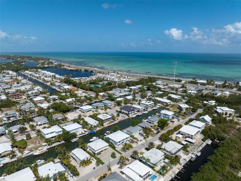 出租: $11,500 (4 贝兹, 3 浴室, 1800 平方英尺)