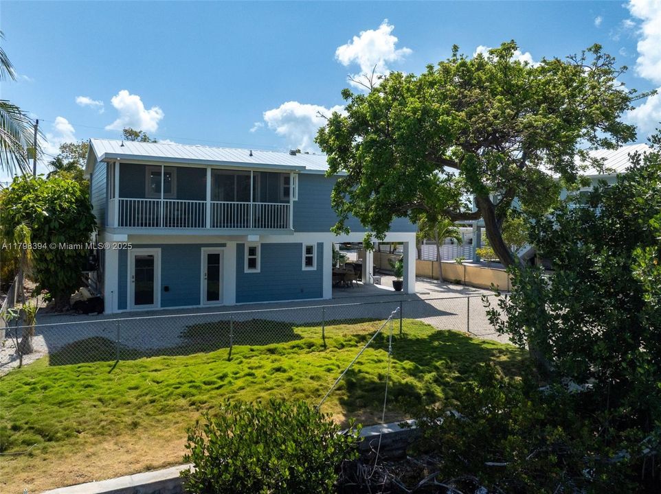 出租: $11,500 (4 贝兹, 3 浴室, 1800 平方英尺)