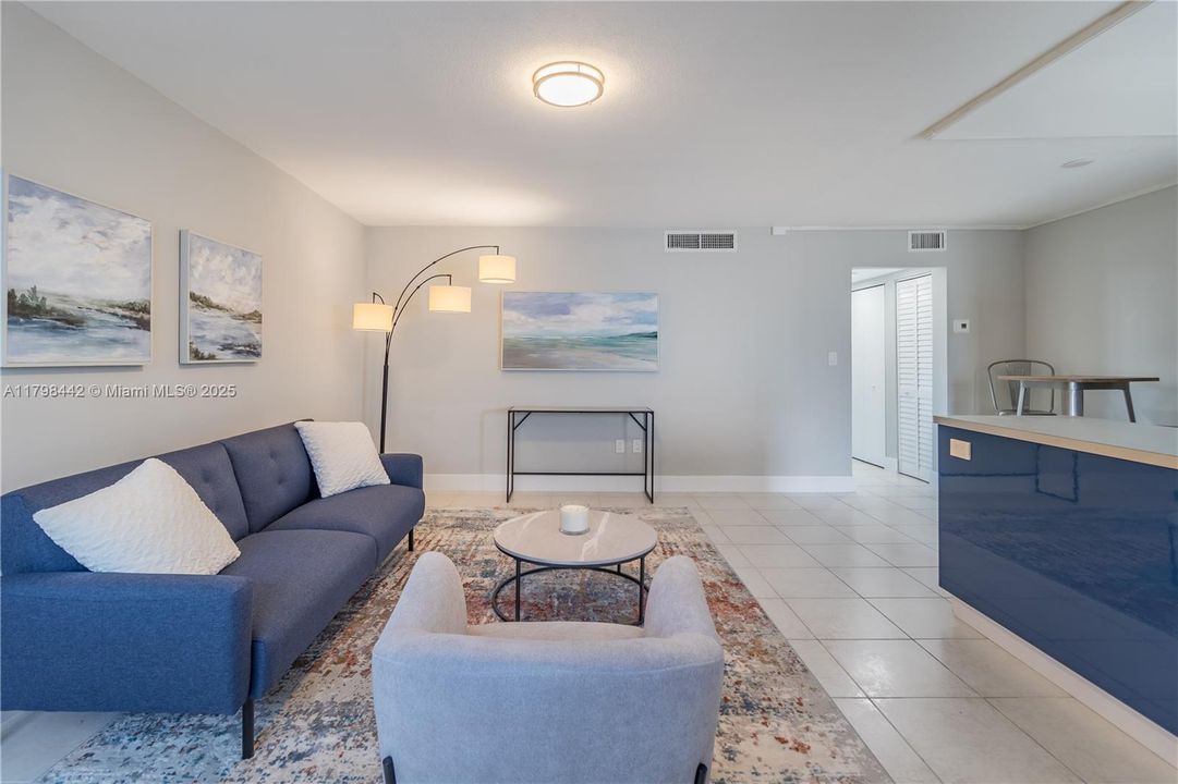 Recently Sold: $349,900 (1 beds, 1 baths, 630 Square Feet)