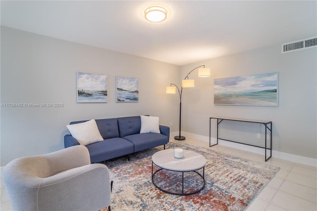 Recently Sold: $349,900 (1 beds, 1 baths, 630 Square Feet)