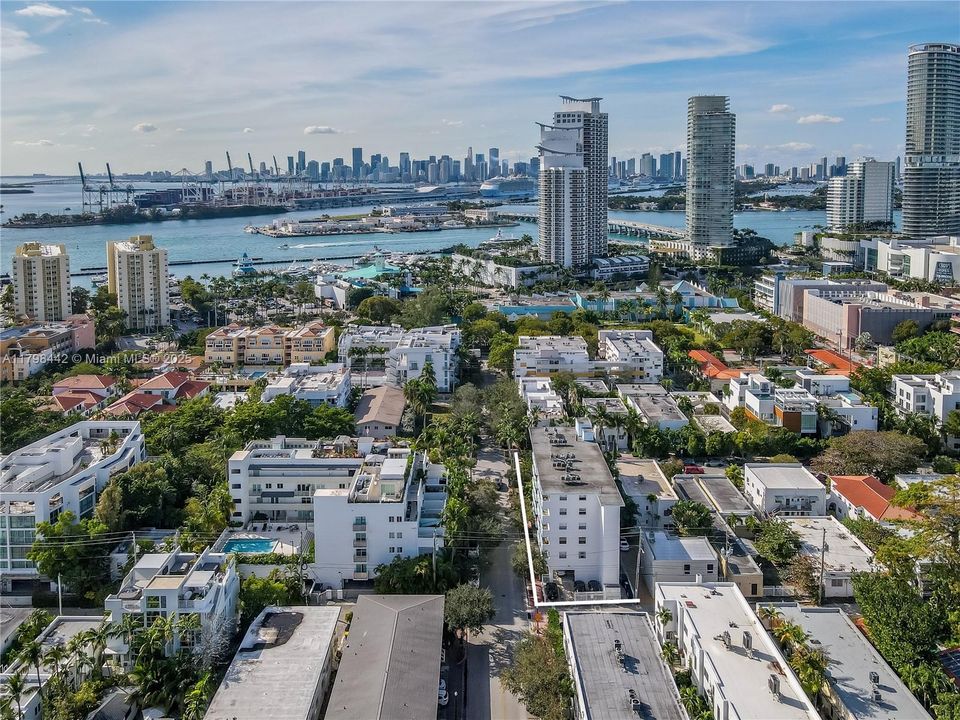 Recently Sold: $349,900 (1 beds, 1 baths, 630 Square Feet)