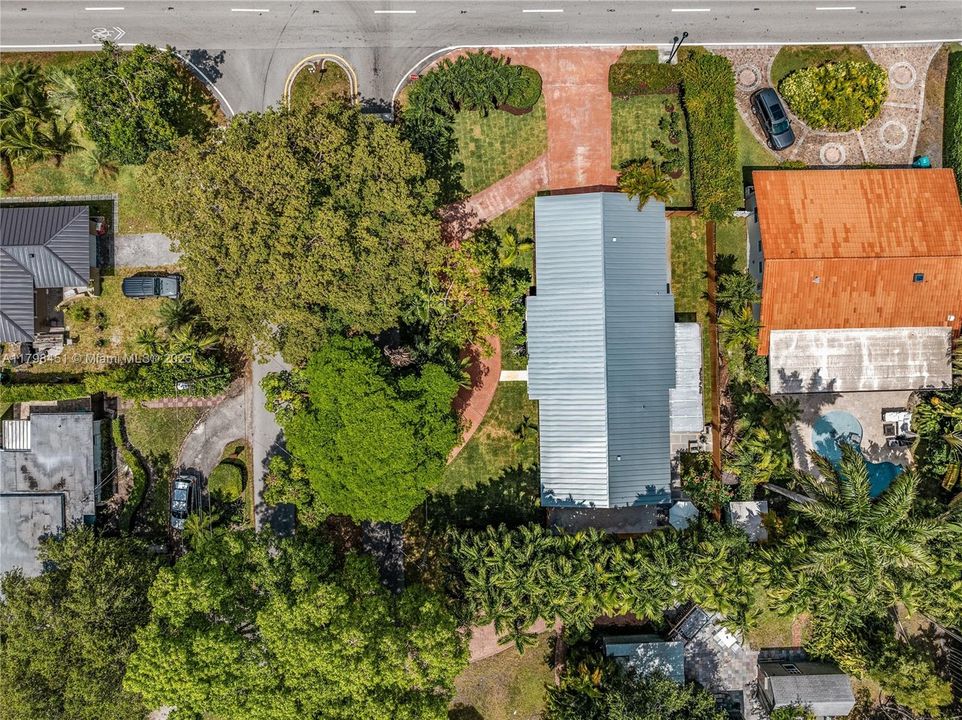 For Sale: $1,075,000 (3 beds, 2 baths, 1804 Square Feet)