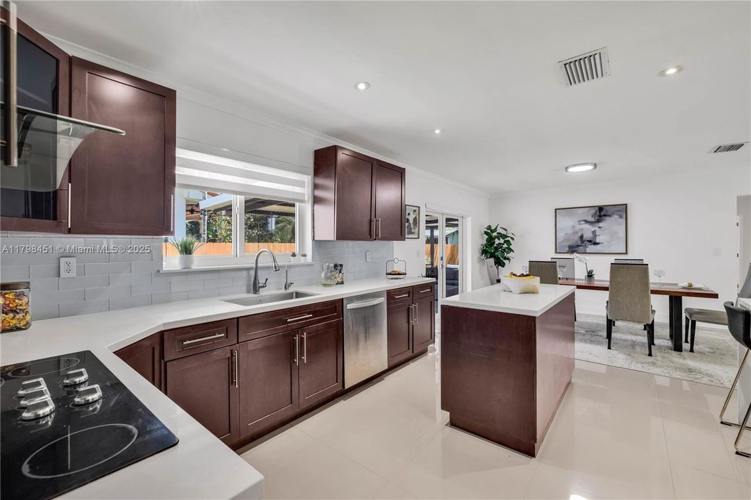 For Sale: $1,075,000 (3 beds, 2 baths, 1804 Square Feet)