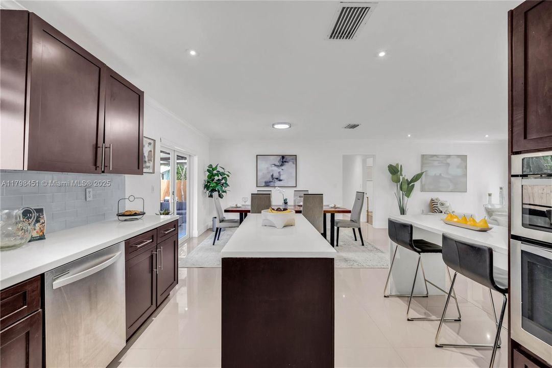 For Sale: $1,075,000 (3 beds, 2 baths, 1804 Square Feet)
