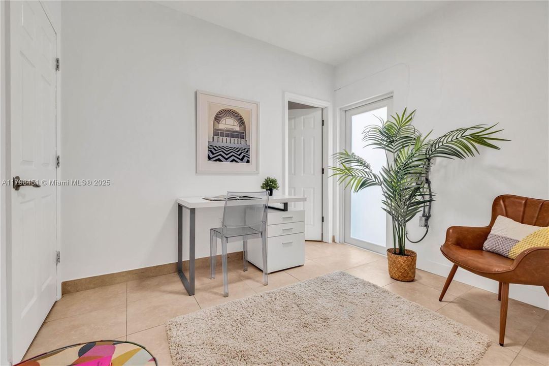 For Sale: $1,075,000 (3 beds, 2 baths, 1804 Square Feet)