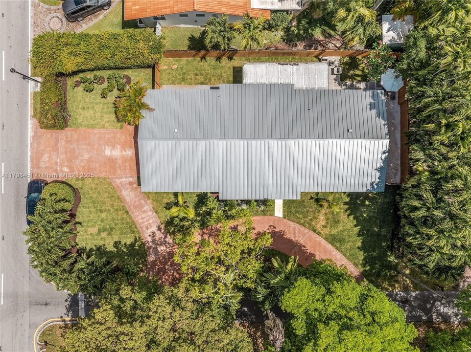 For Sale: $1,075,000 (3 beds, 2 baths, 1804 Square Feet)