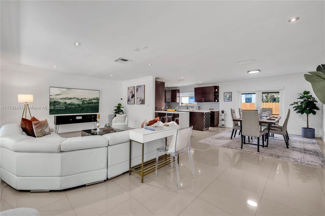 For Sale: $1,075,000 (3 beds, 2 baths, 1804 Square Feet)