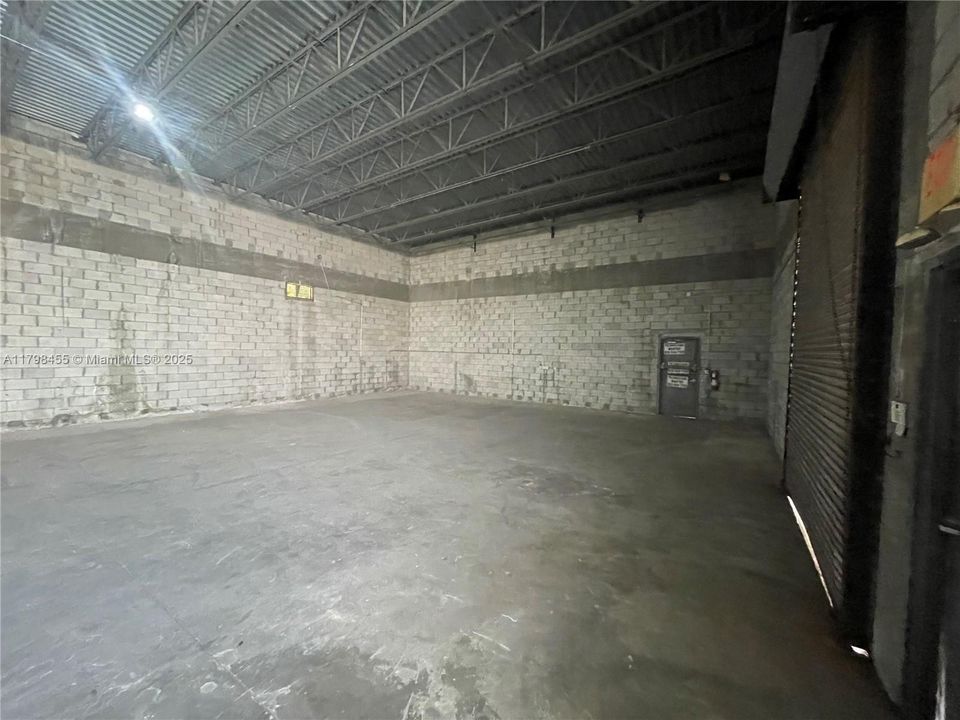 出租: $13,950 (0 贝兹, 0 浴室, 0 平方英尺)