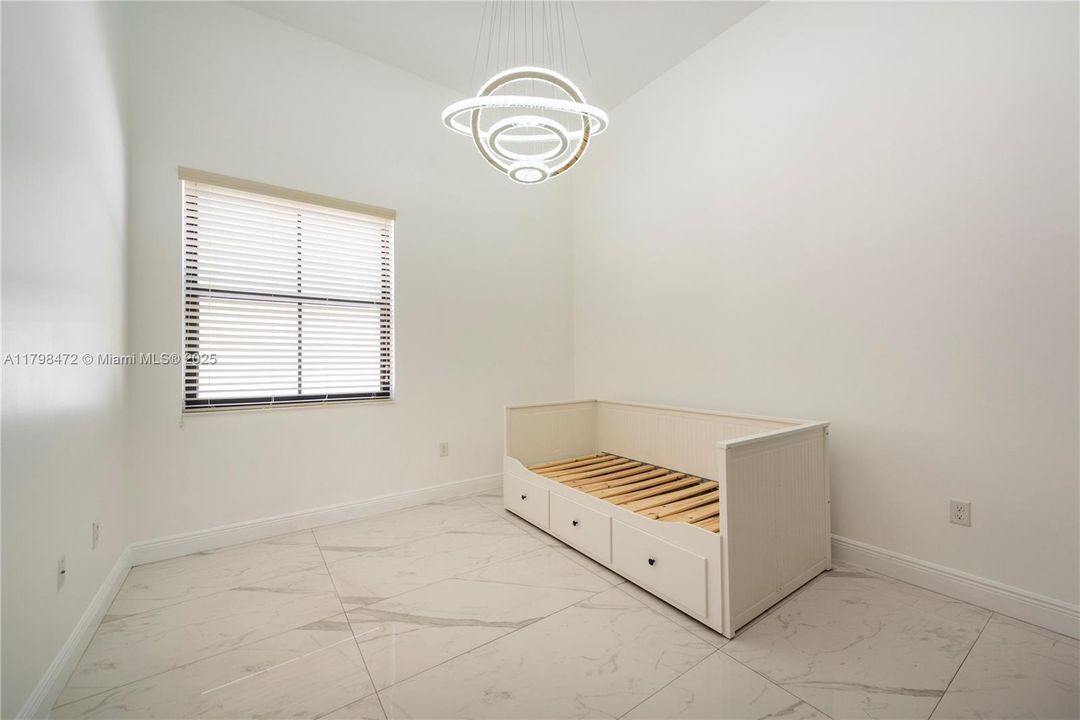 En Venta: $1,200,000 (4 camas, 3 baños, 2320 Pies cuadrados)